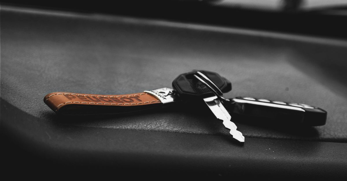 Chevrolet car key fob — Hinsdale Locksmith Brothers