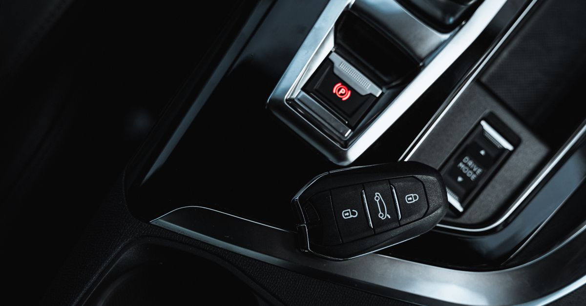 Ford car key fob — Hinsdale Locksmith Brothers