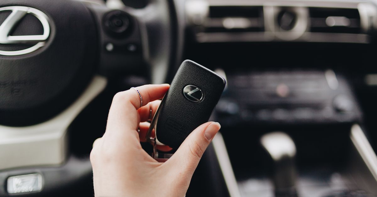 Toyota car key fob — Hinsdale Locksmith Brothers