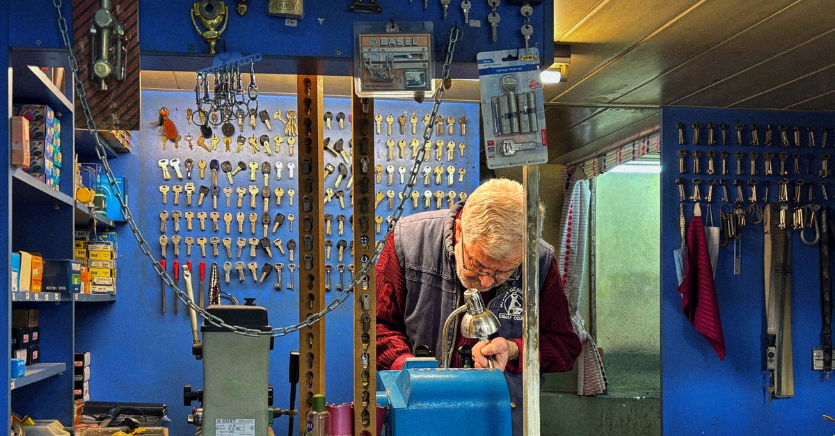 What It Takes to Get a Locksmith License in Illinois — Hinsdale Locksmith Brothers