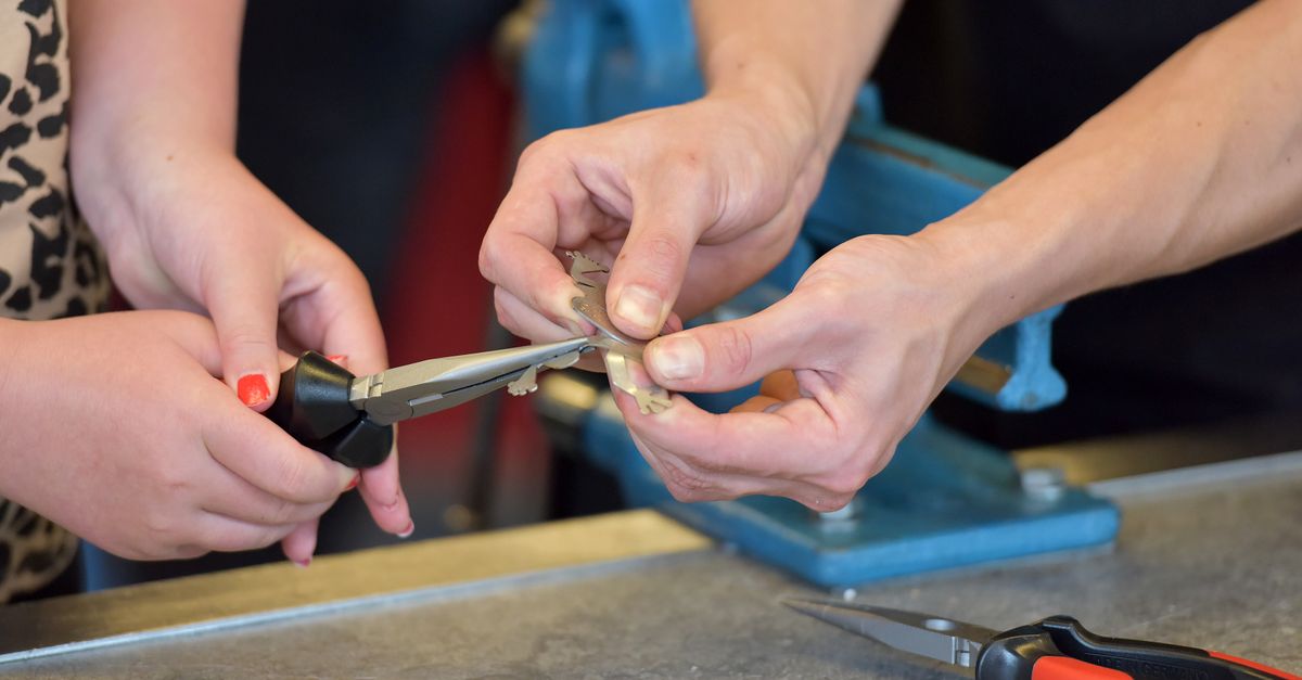 car key cutting machine — Hinsdale Locksmith Brothers